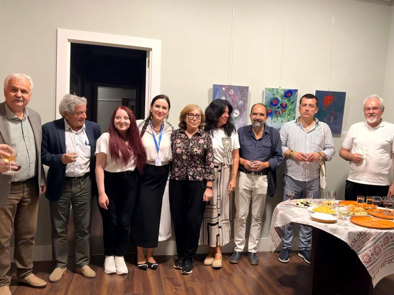 Participanți reuniți la Institutul Cultural Român din Madrid.